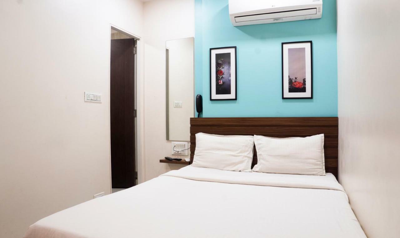 Oyo Flagship 13885 Metro Residency Hotell Mumbai Eksteriør bilde